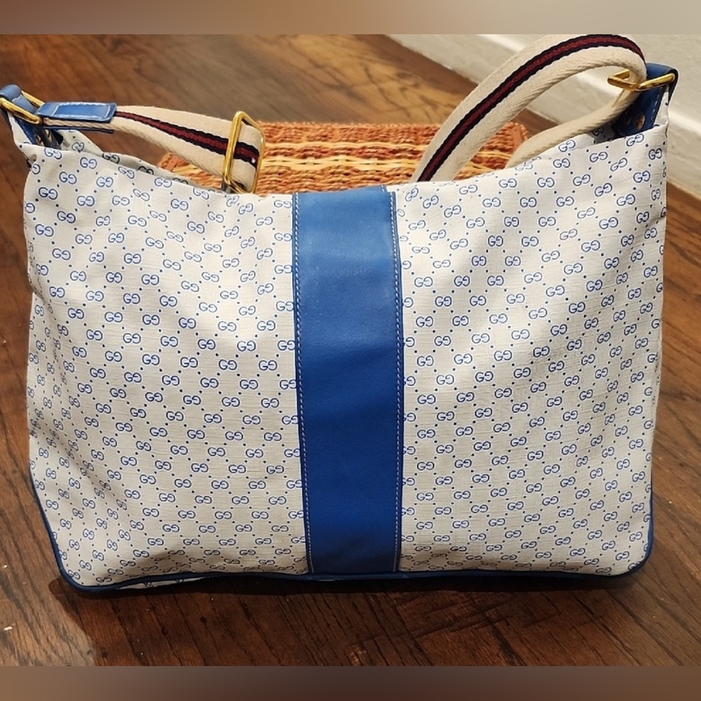 Gucci White and Blue Monogram Shoulder Bag with Center Stripe